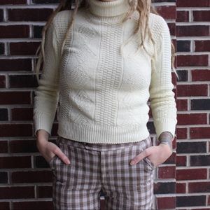 Vintage 70s Ivory Long Sleeve Turtleneck Sweater